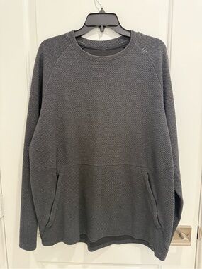 Textured crew sweatshirt